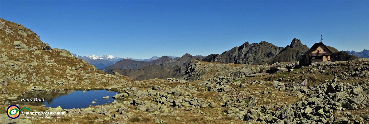 33 Vista panoramica verso il Benigni dalla bella pozza adiacente.jpg